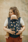 Our streamlined soft structured baby carrier is designed to go and grow with your little one. This ergonomic front facing baby carrier is ready to use from infant to toddler.